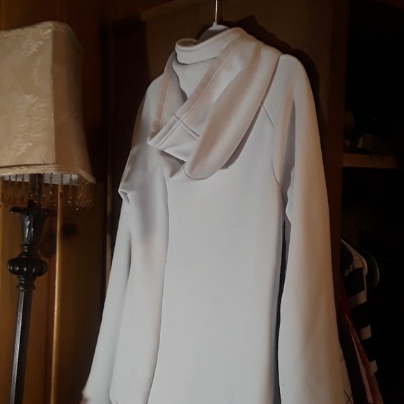 Fila Winter coat size L/ BUNDLE ONLY 2or more items - Picture 4 of 5